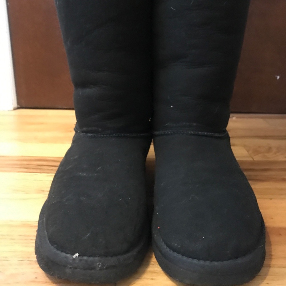 Black Uggs Size 6